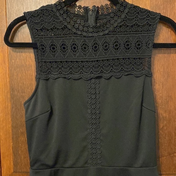 Francesca’s Sleeveless Dress With Lace Detail NWT - Picture 2 of 5